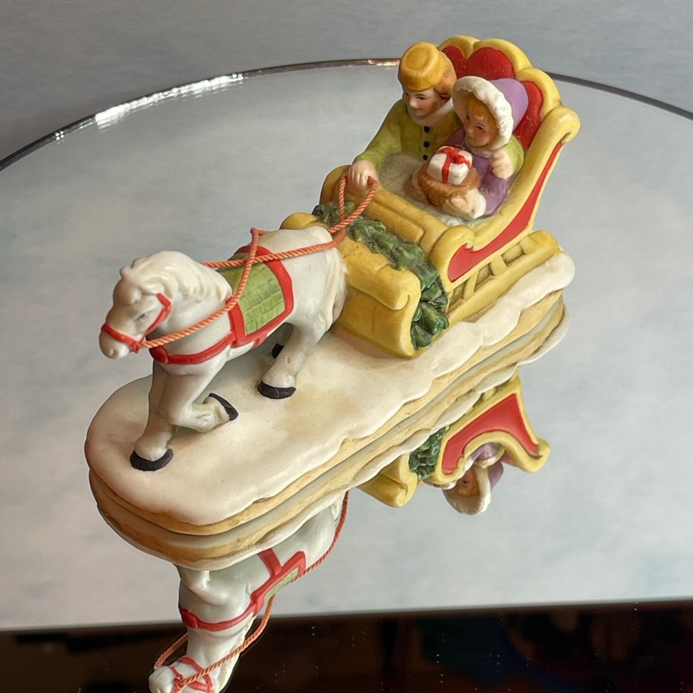 Vintage Lefton Colonial Village Horse‑Drawn Sleigh Figurine 06460 (1987)
